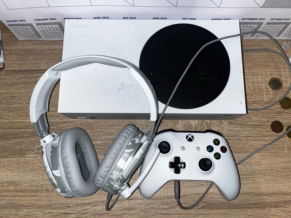 Xbox Series S + turtle beach headset - Image 1
