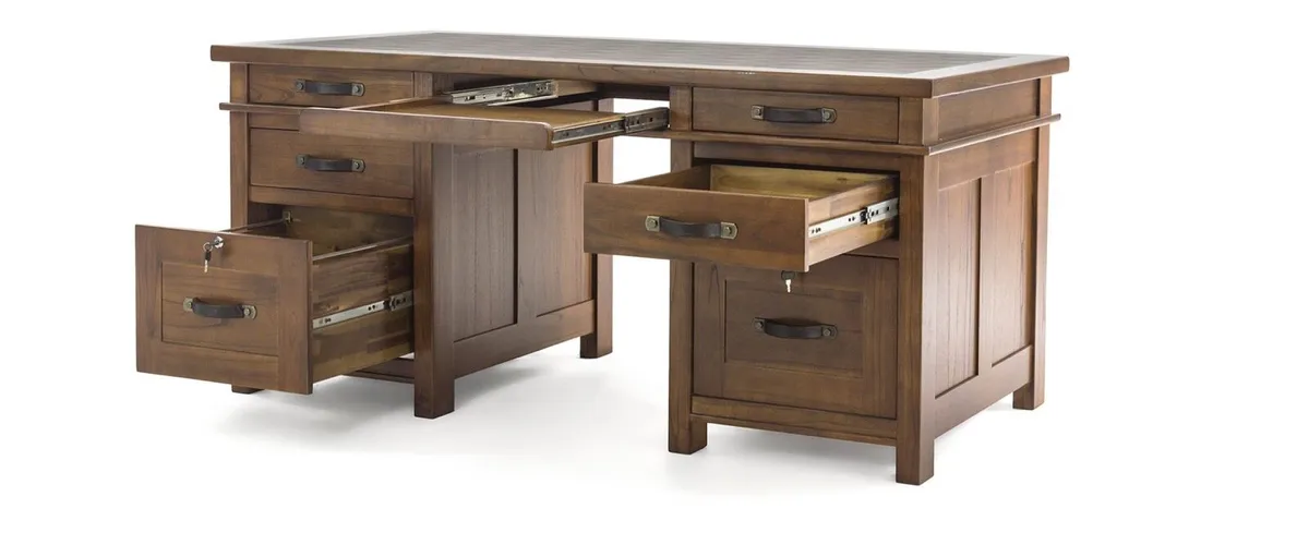 Stunning Partner Classic Desk - Image 4