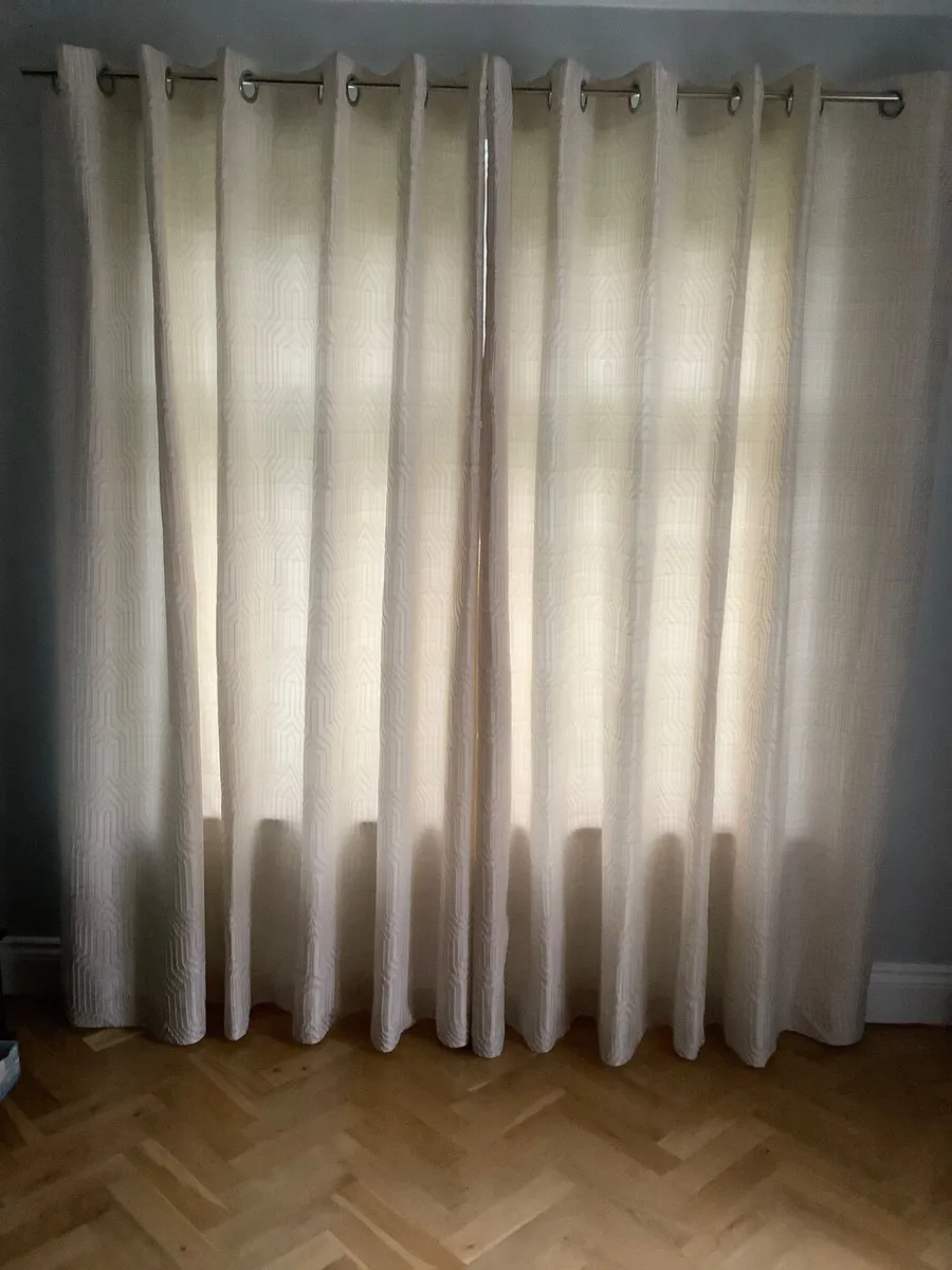 Curtains - Image 1
