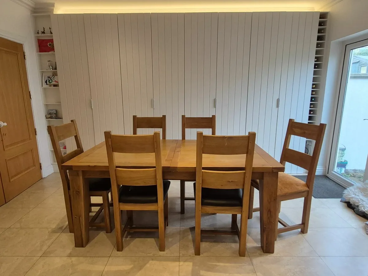 Dining table - Image 1