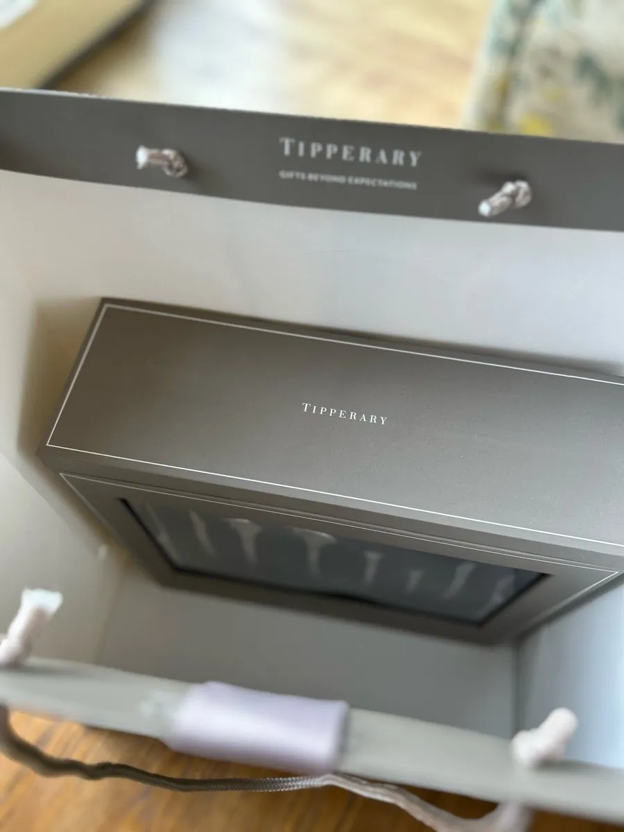New in box Tipperary Cutlery Set - Image 4