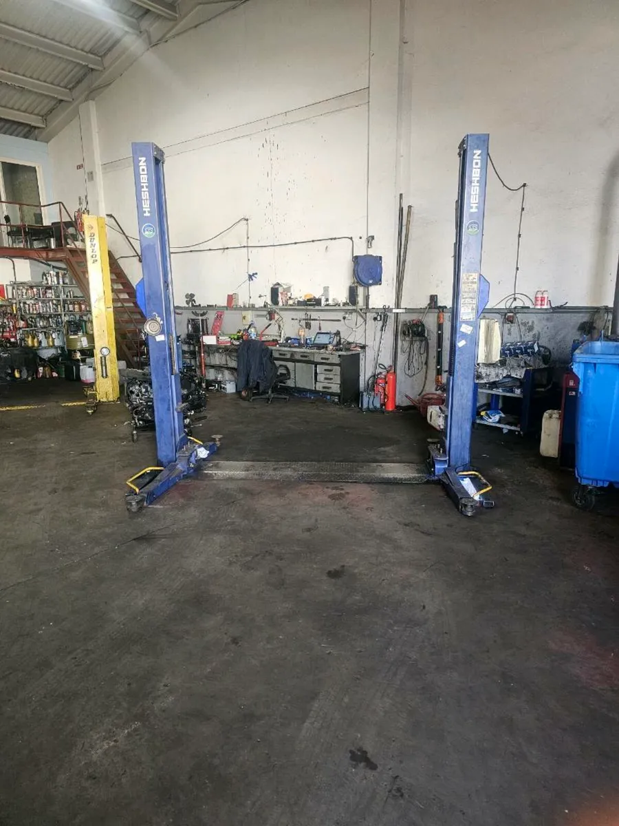 Garage car lift - Image 2