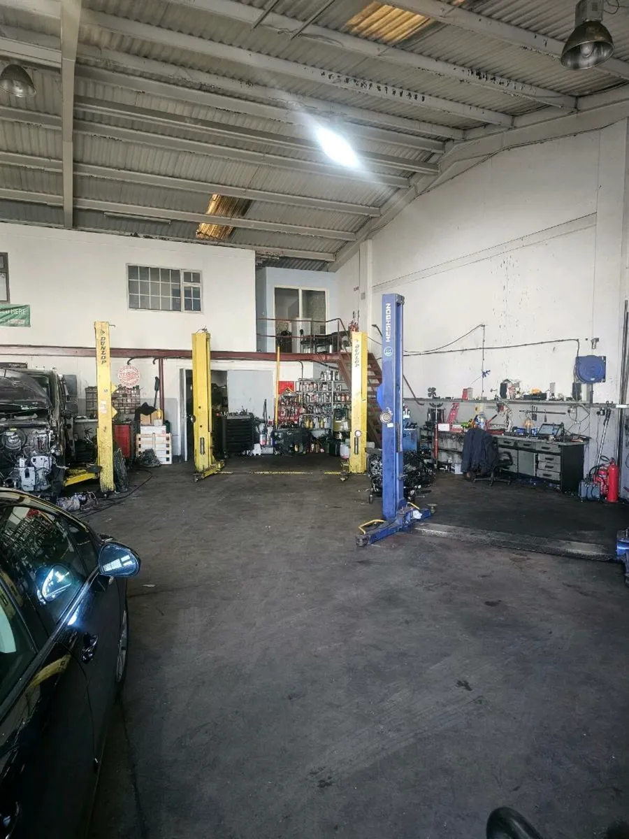 Garage car lift - Image 3