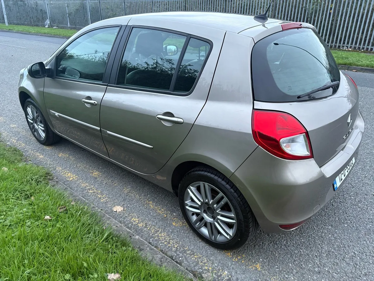 Renault Clio TomTom, Brand new nct, tax and Low km - Image 4