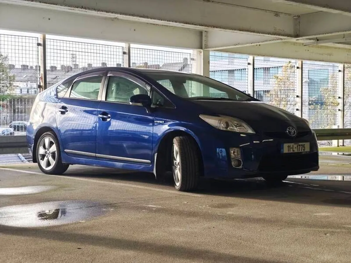 2011 Toyota Prius High Spec - Image 2