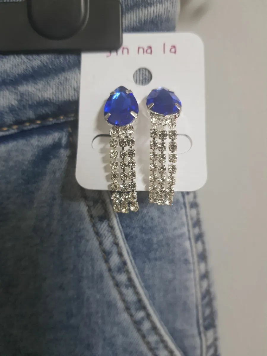 Girls sz 8 jeans bag earrings...10e - Image 3