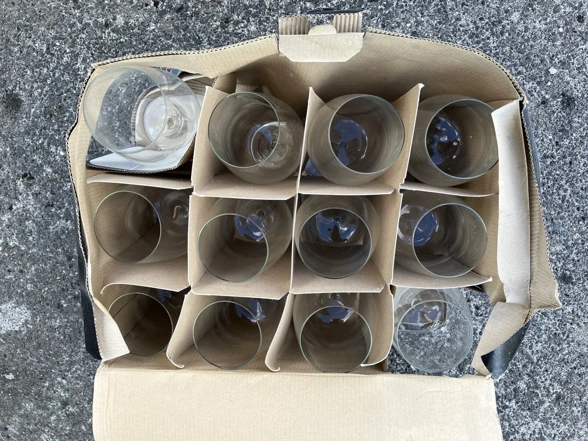 Set of 12 Wine Glasses - €6 - Image 2