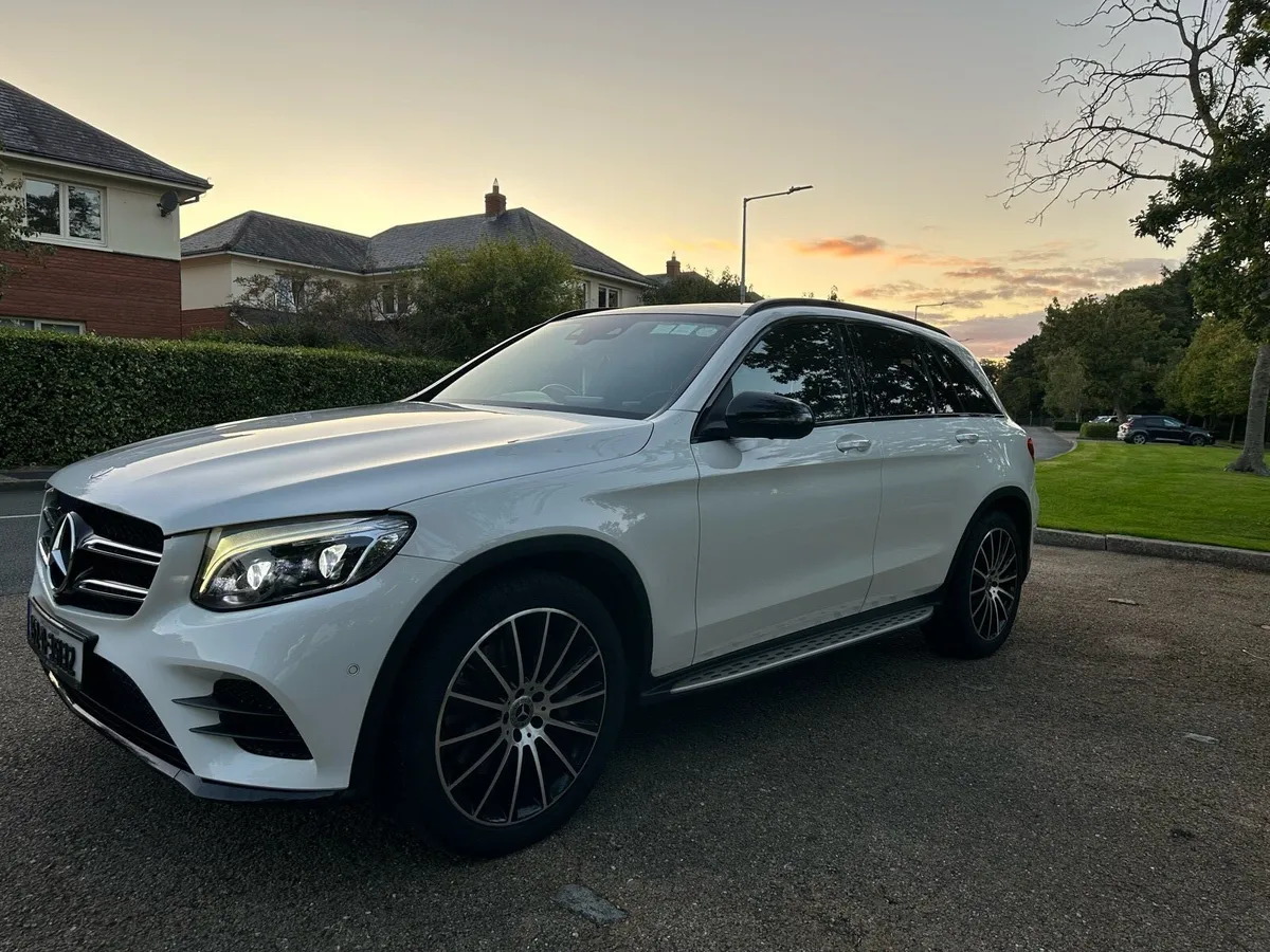 MERCEDES-BENZ GLC250 4MATIC AMG NIGHT EDITION - Image 2