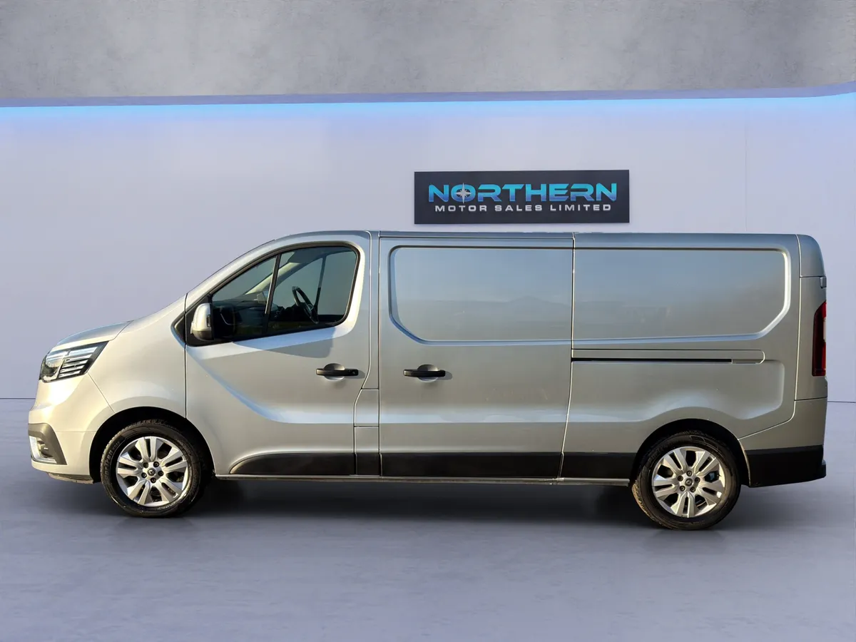 2022 Renault Trafic Sport LWB – 2.0 DCi 130BHP - Image 4