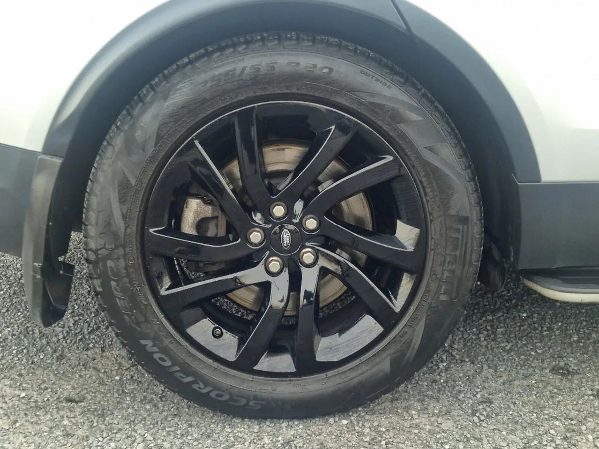 Land Rover Discovery MY19 3.0 SDV6 HSE Commercial - Image 4