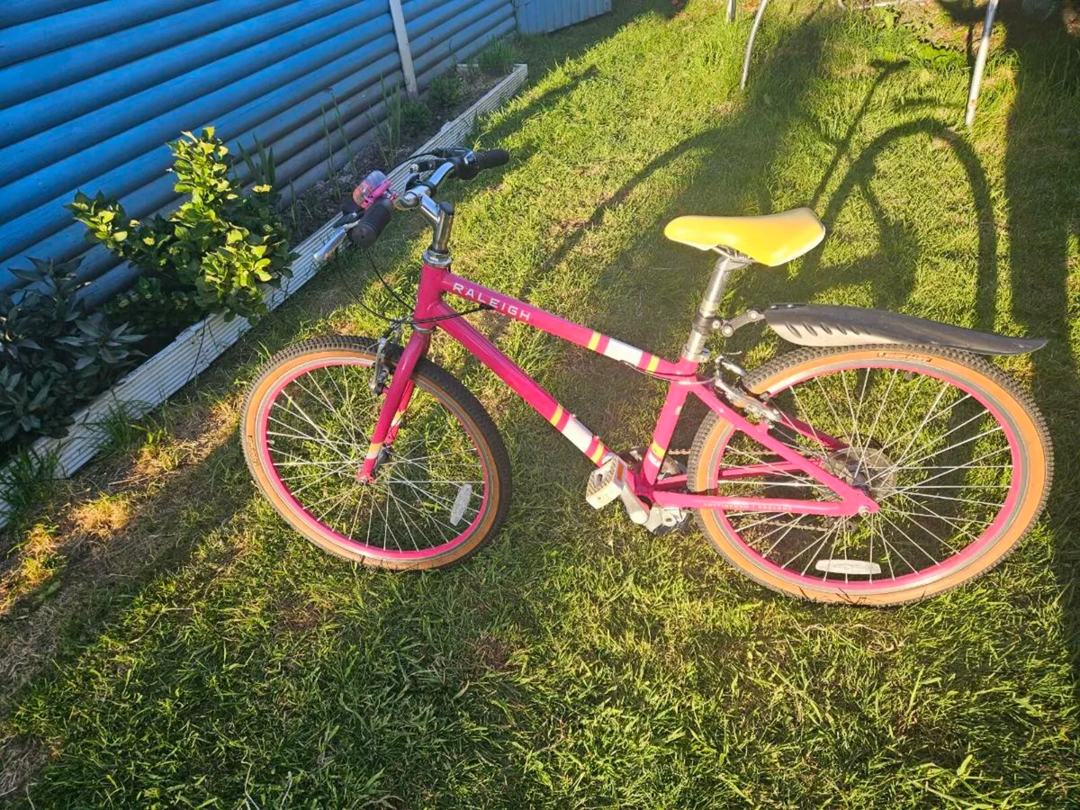 Raleigh pop girls bike - Image 4