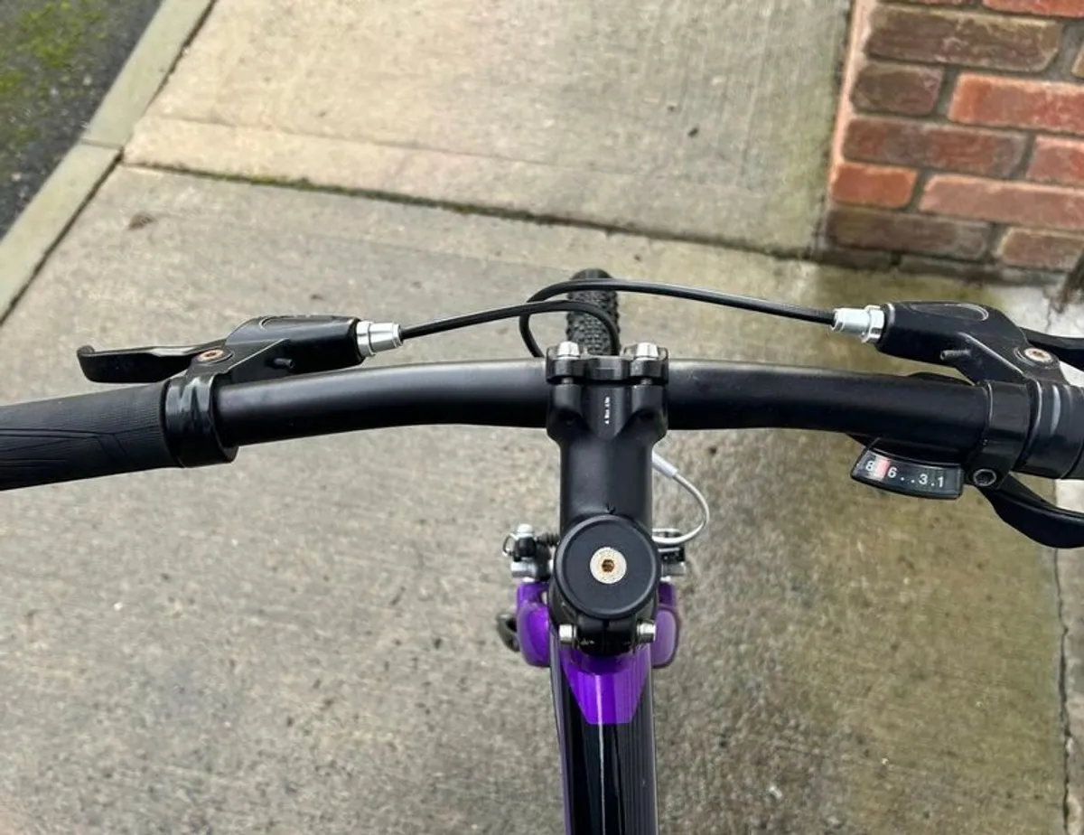 Kids bicycle and scooter - Image 3