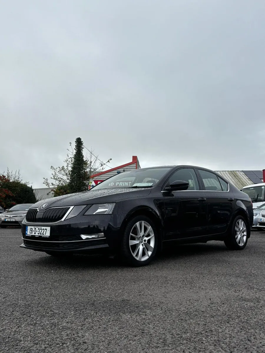 191 Skoda Octavia 1.6 TDI STYLE - Image 3
