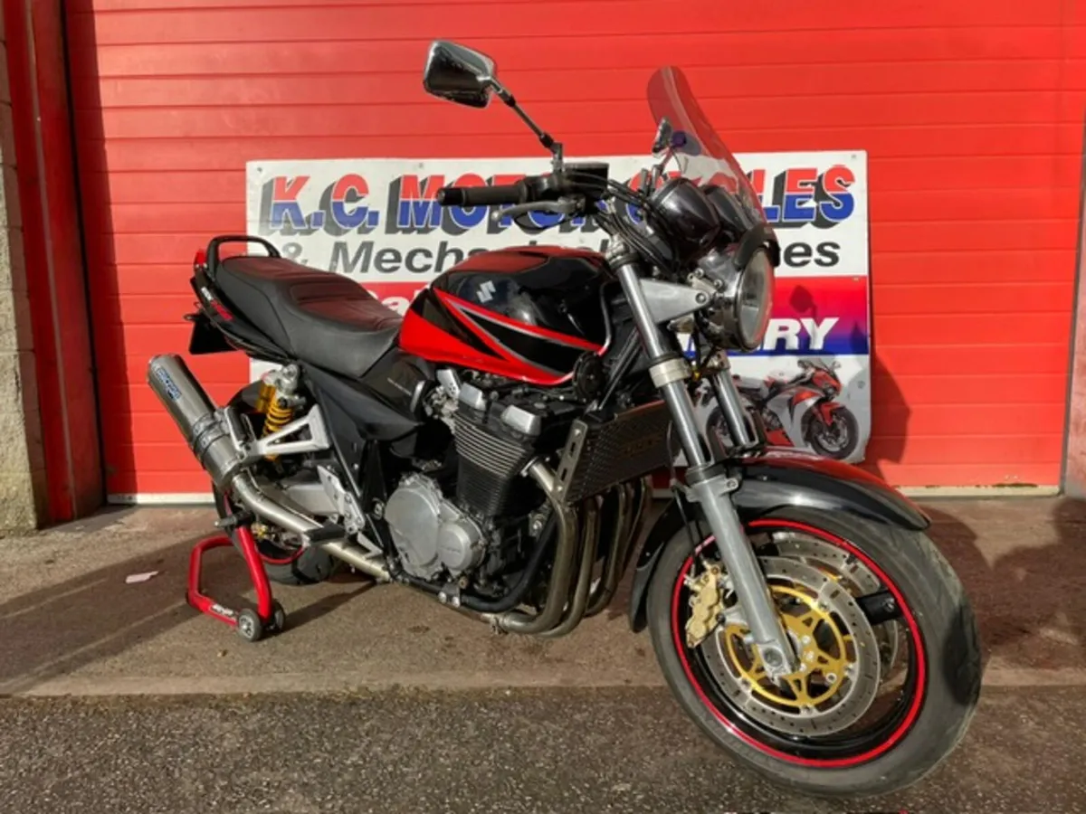 Suzuki GSX 1400 - Image 2