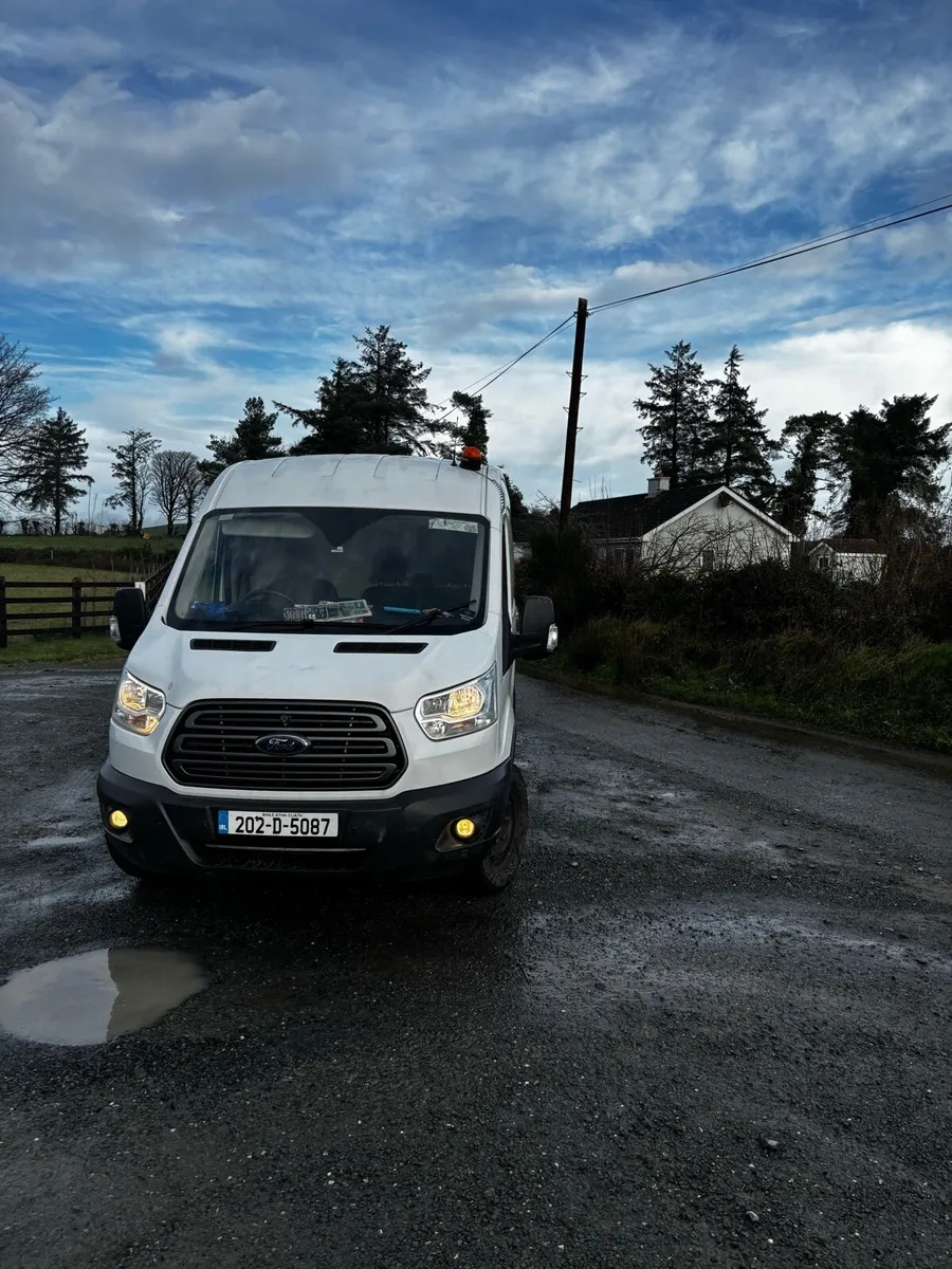 Transit van - Image 2