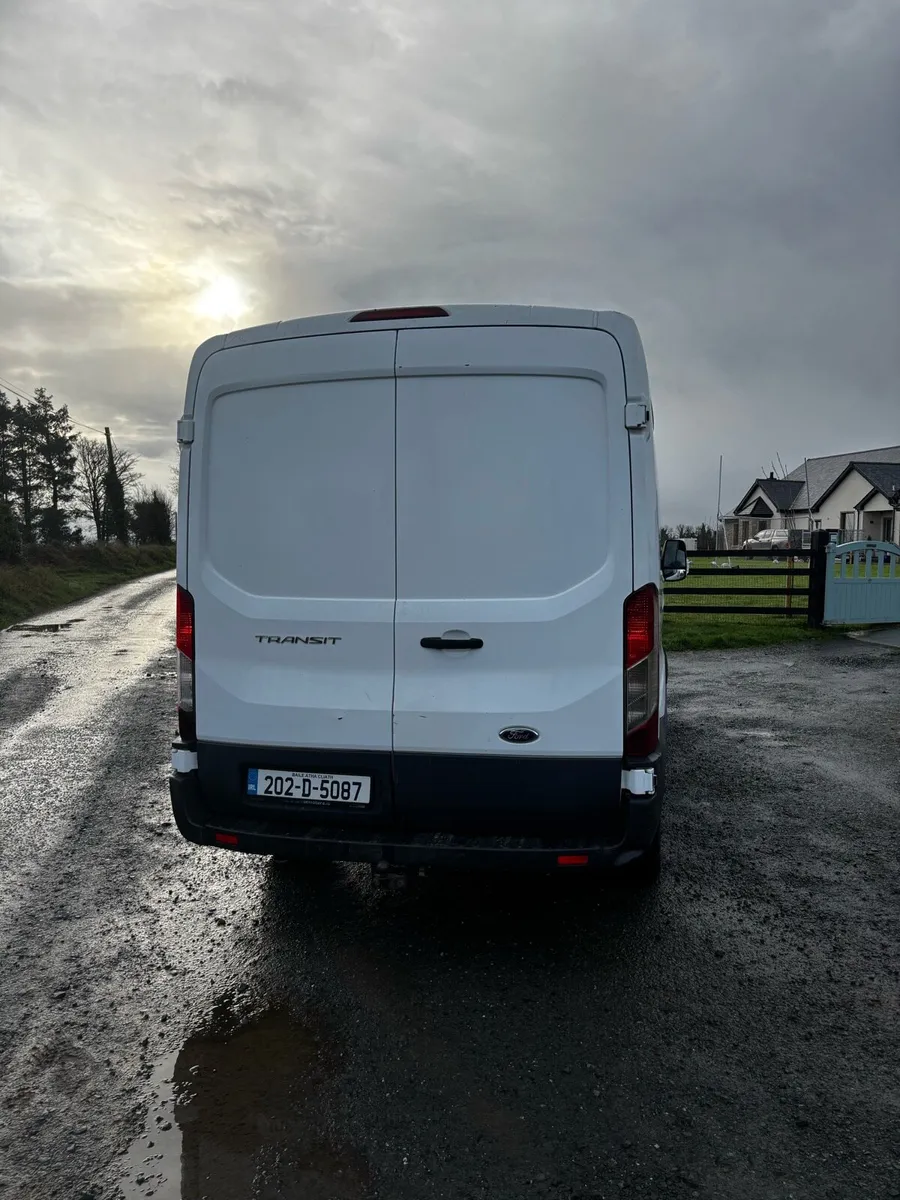 Transit van - Image 4