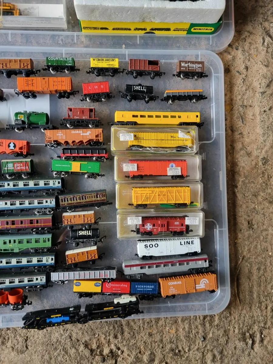Trains oo and n gauge - Image 1