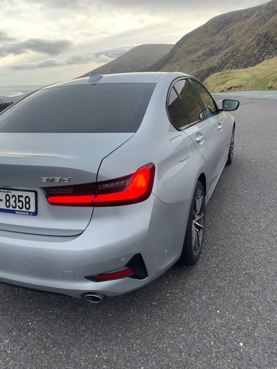 BMW 3-Series 2021 - Image 3