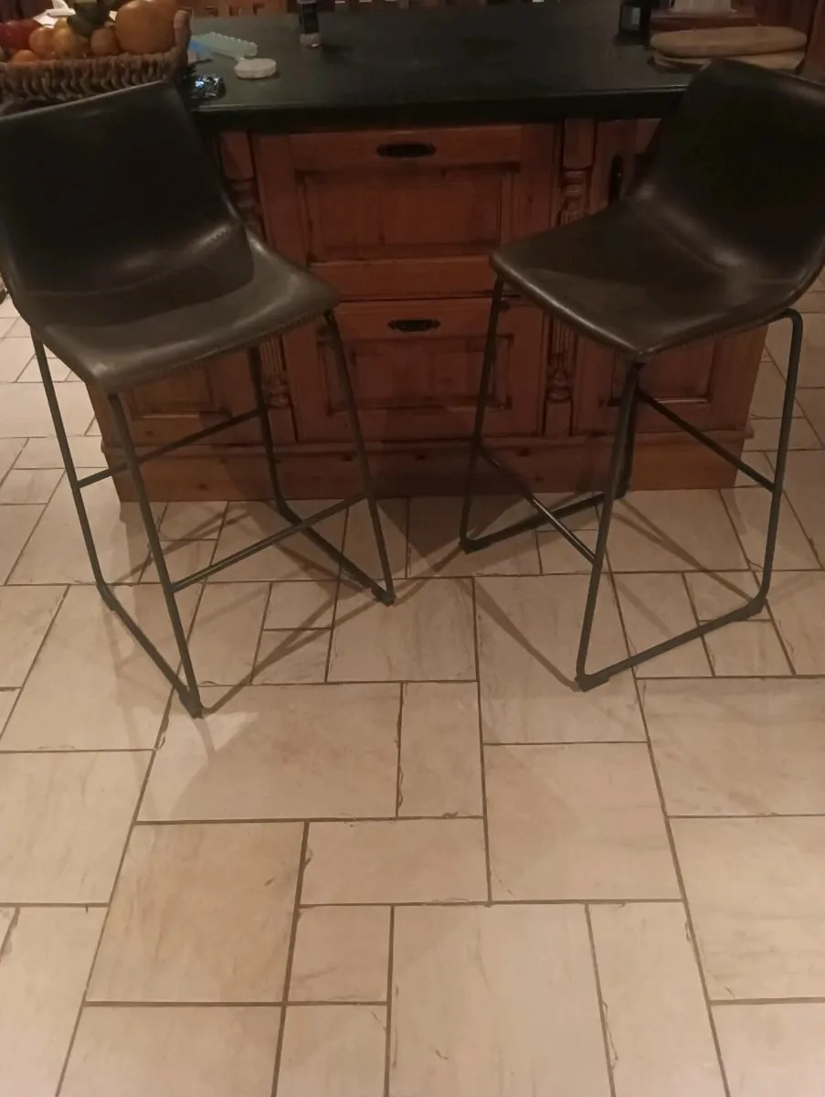 2 New island stools. - Image 1
