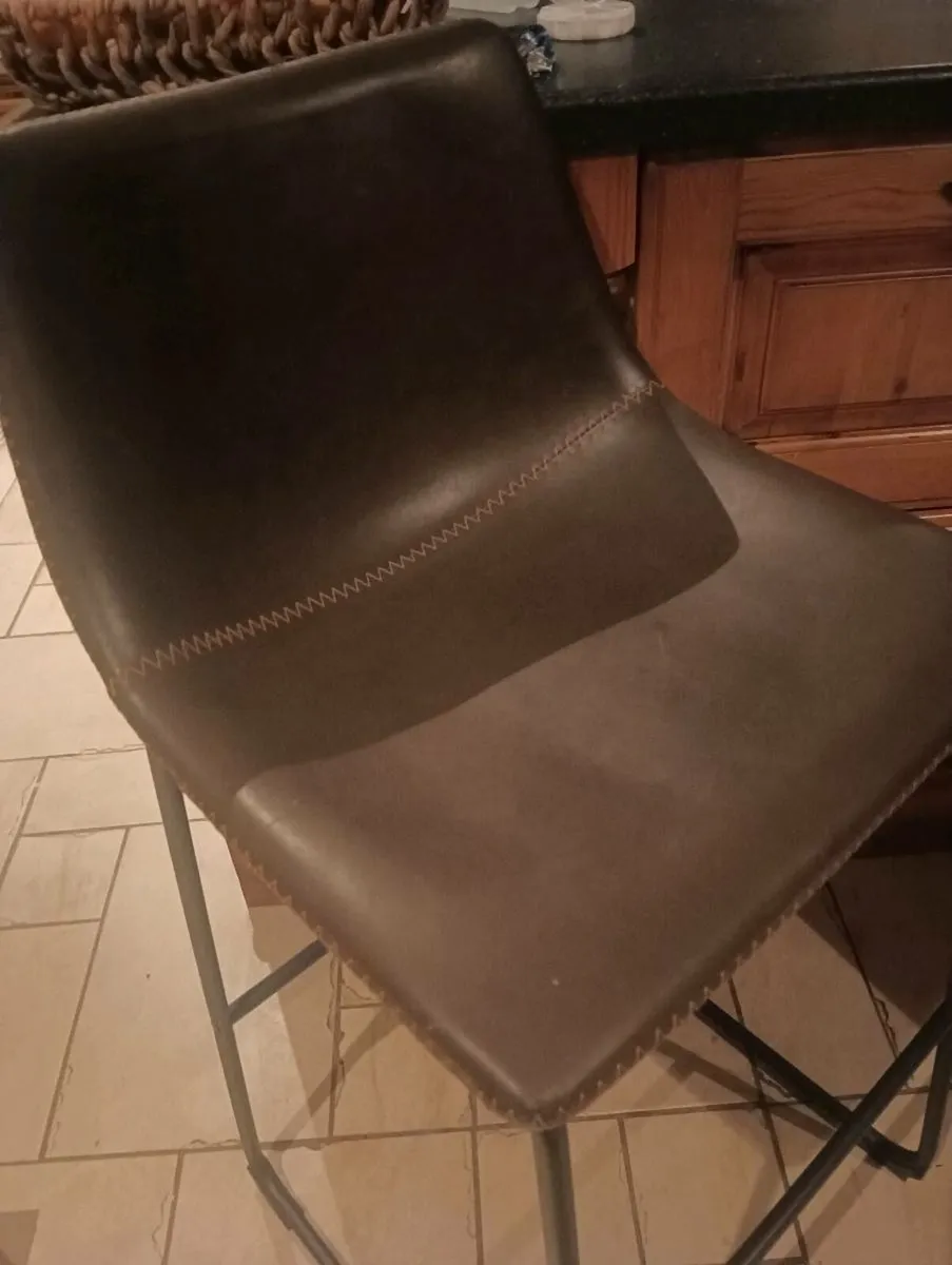 2 New island stools. - Image 3