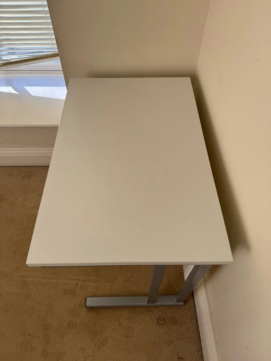 Office desk - Image 2