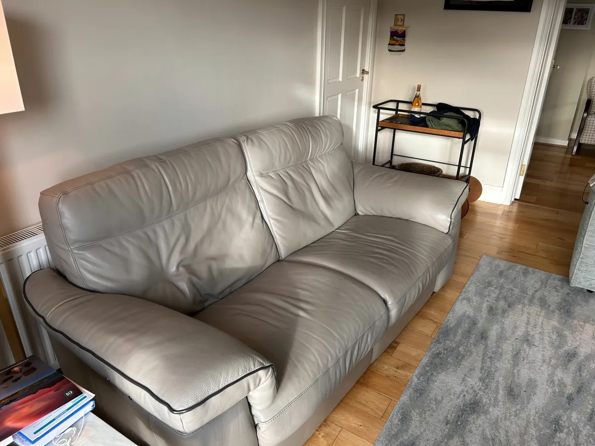 Sofa - Image 4