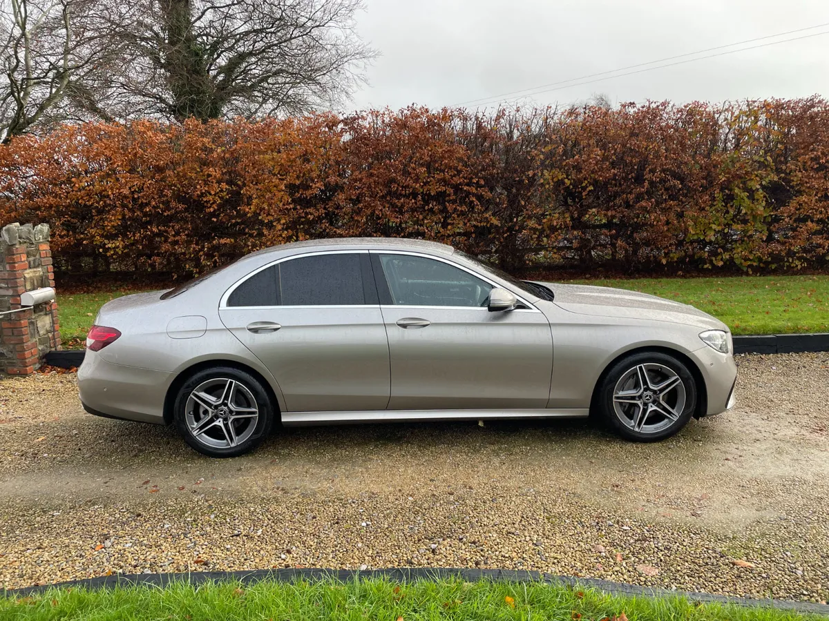 MERCEDES-BENZ E 220 D AMG LINE  AUTO 2023 - Image 4