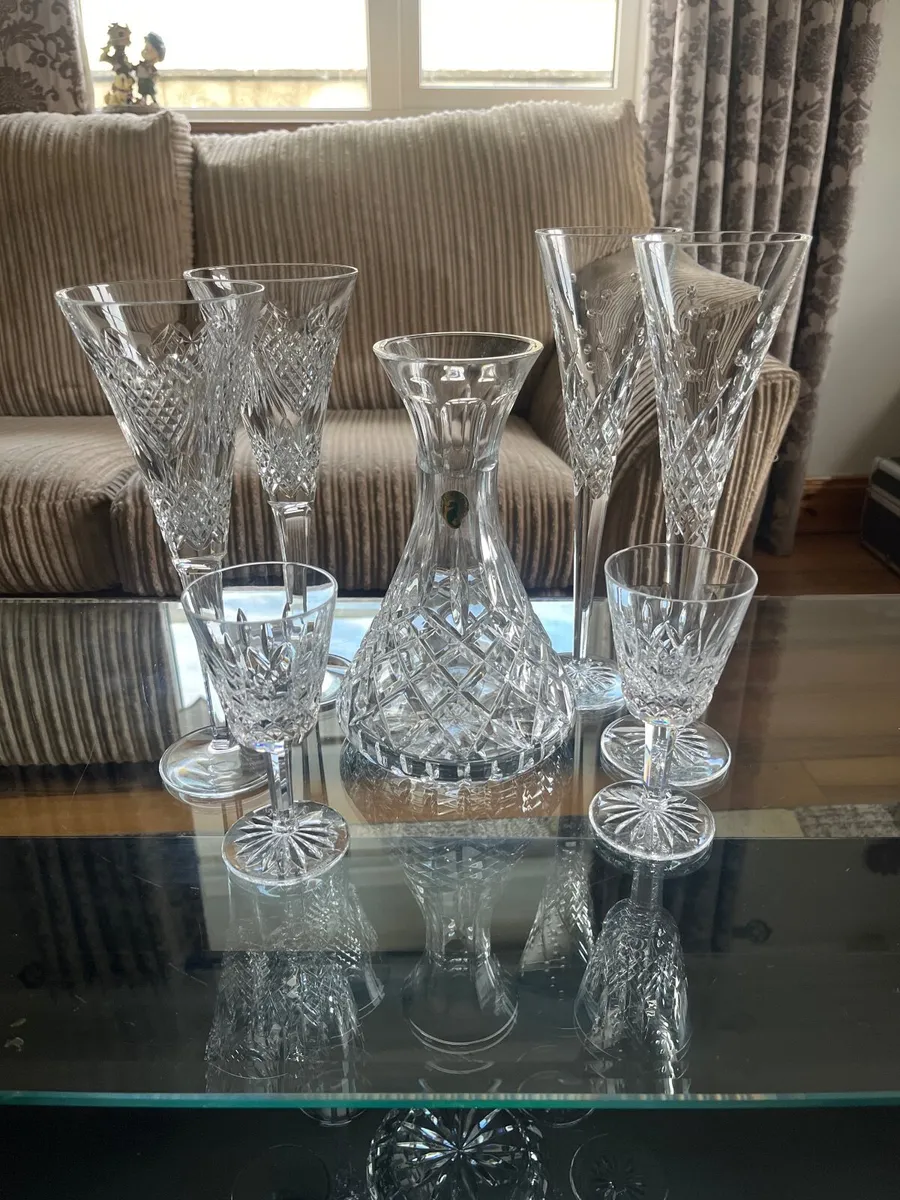 Waterford crystal vase and glass set - Image 1