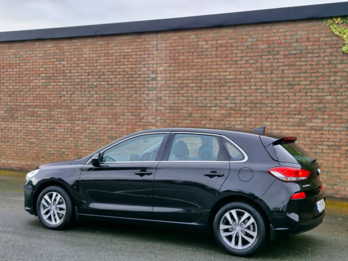 Hyundai i30 DELUXE PLUS FINANCE AVAILABLE - Image 3
