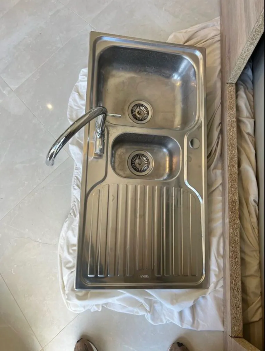 Kitchen Steel sink and Tap - Image 2