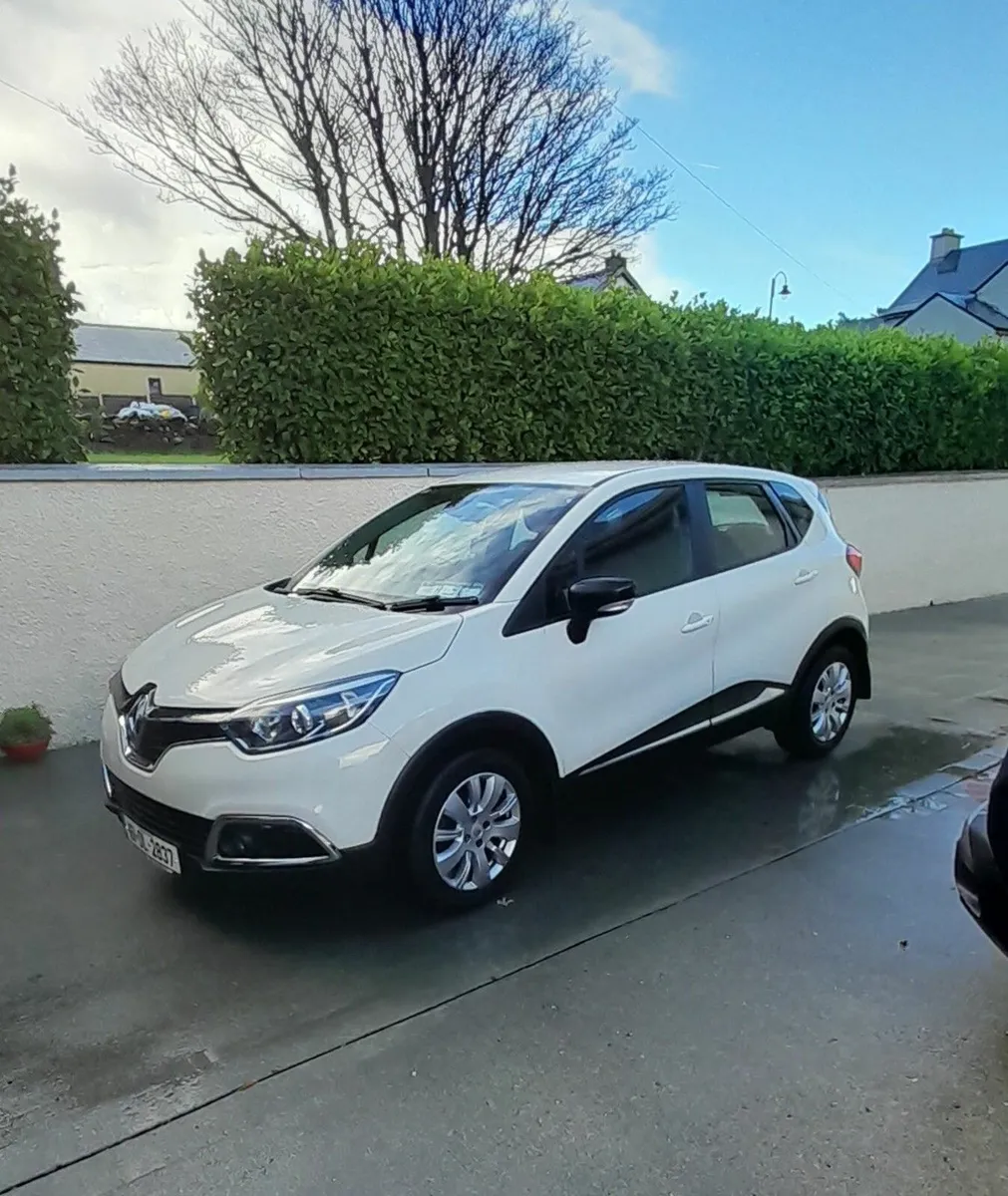 Renault Captur 2016 - Like New - Image 1