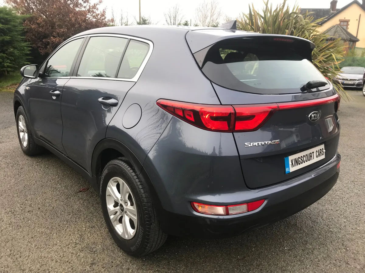 181 KIA SPORTAGE 1.6 PETROL - Image 3
