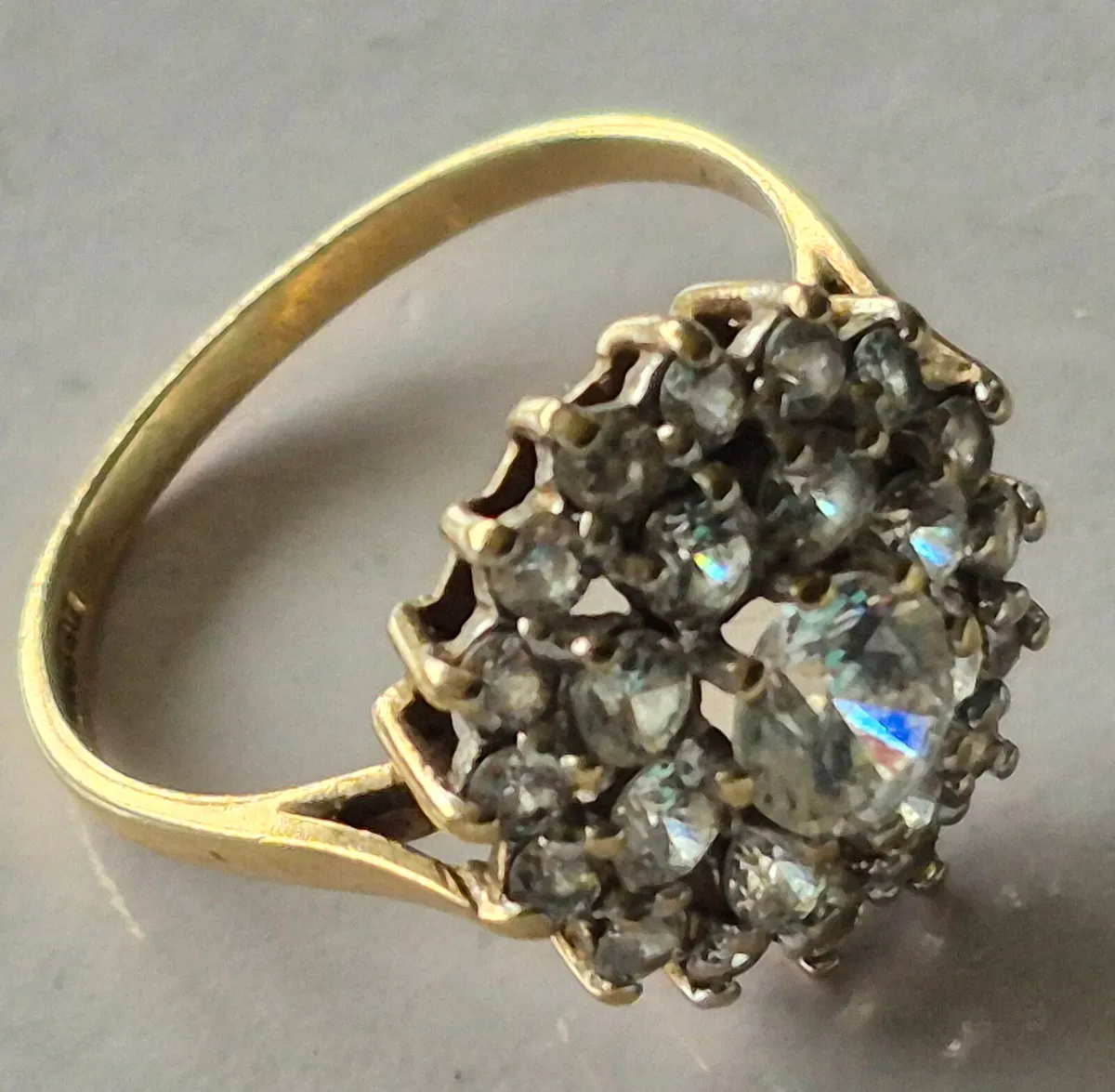 Vintage 9ct Gold & CZ Cluster Ring (Size O) - Image 1