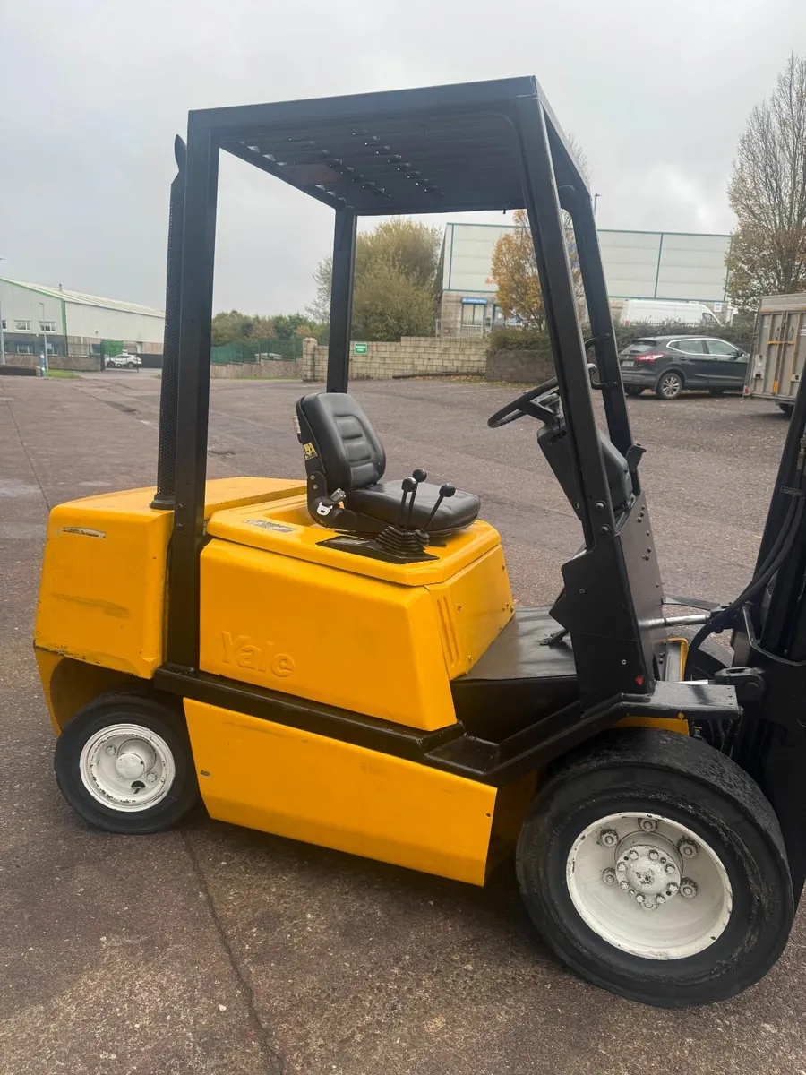 FORKLIFT      Yale - Image 4