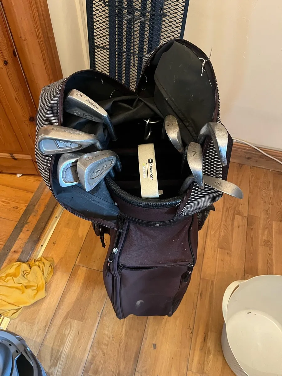 Golf bag and clubs - Image 1