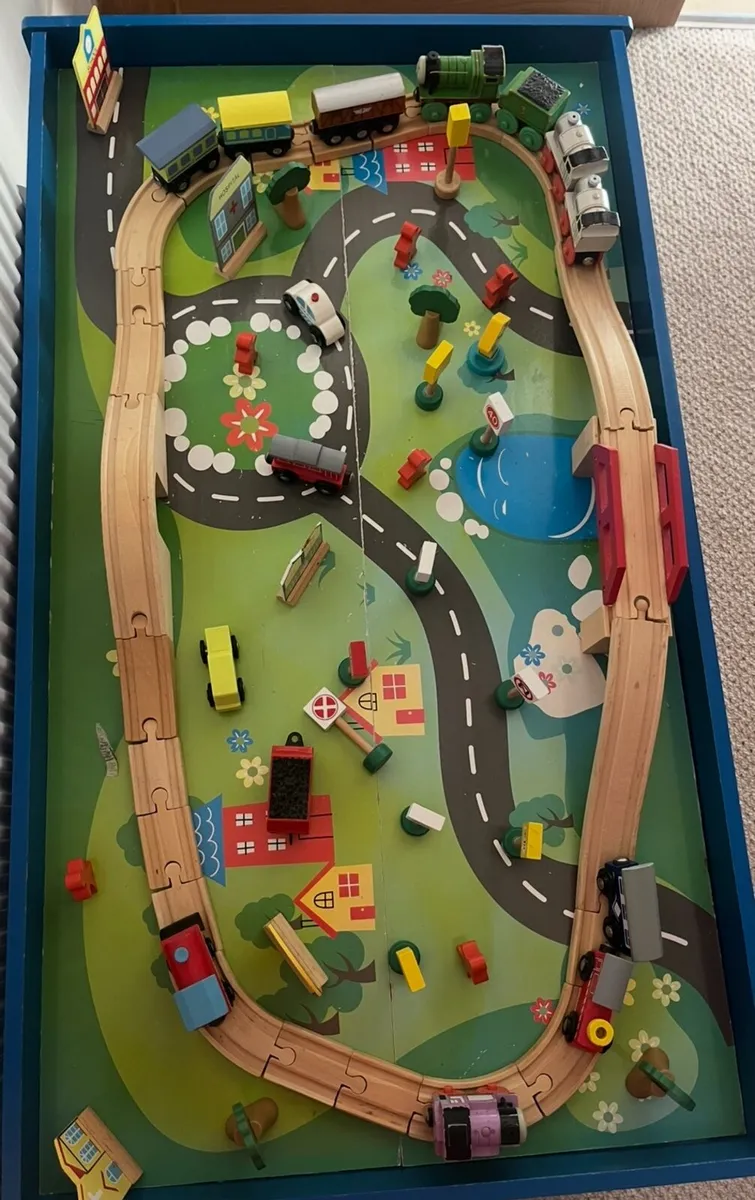 Wooden train track - Image 1