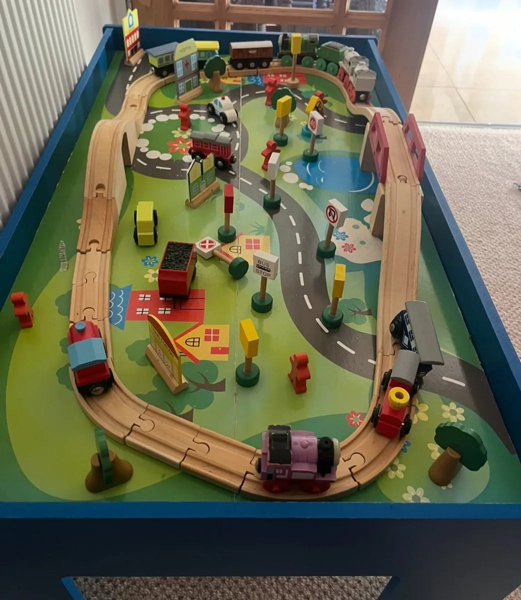 Wooden train track - Image 2