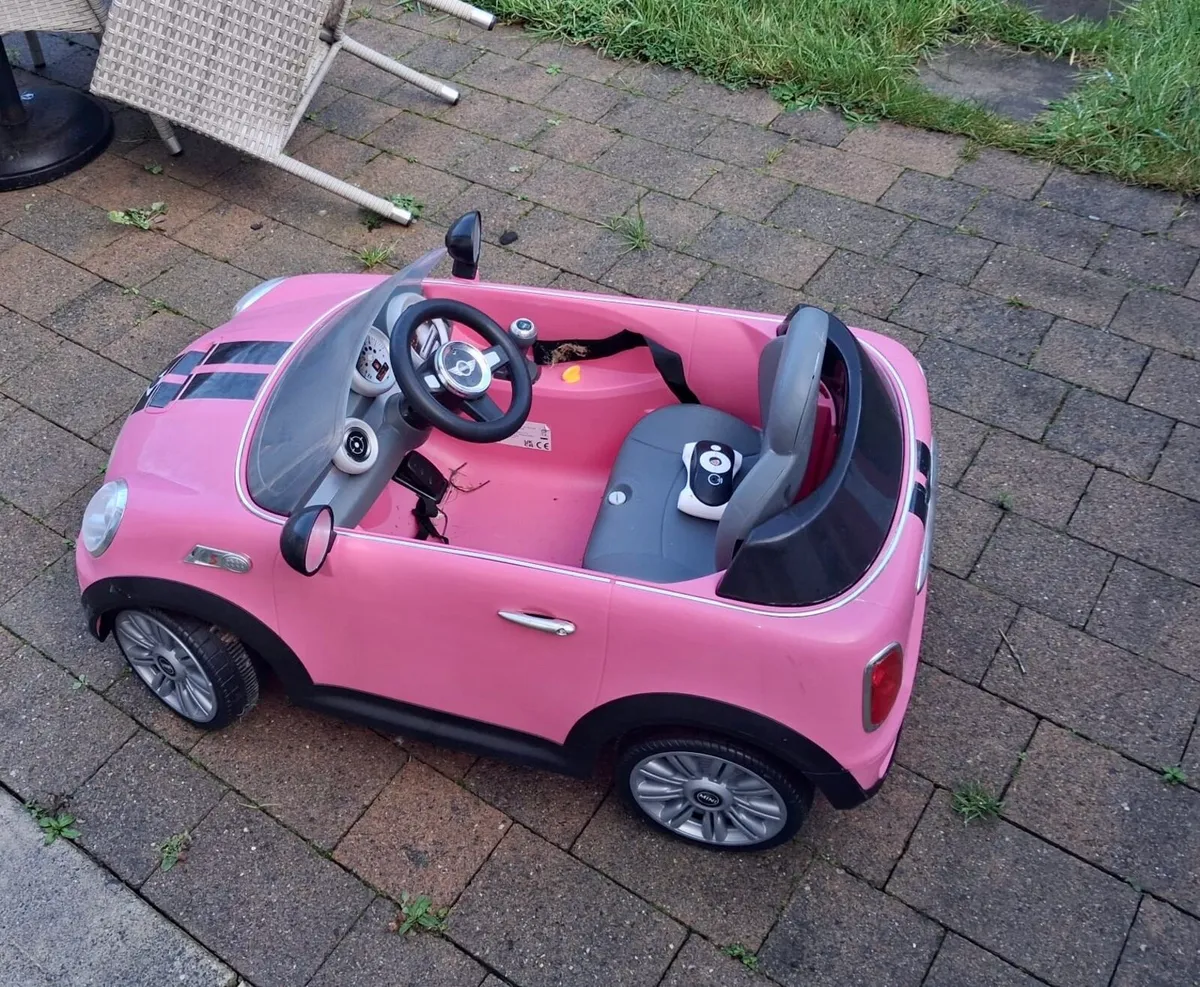 Electric ride on pink car +optional remote control - Image 3