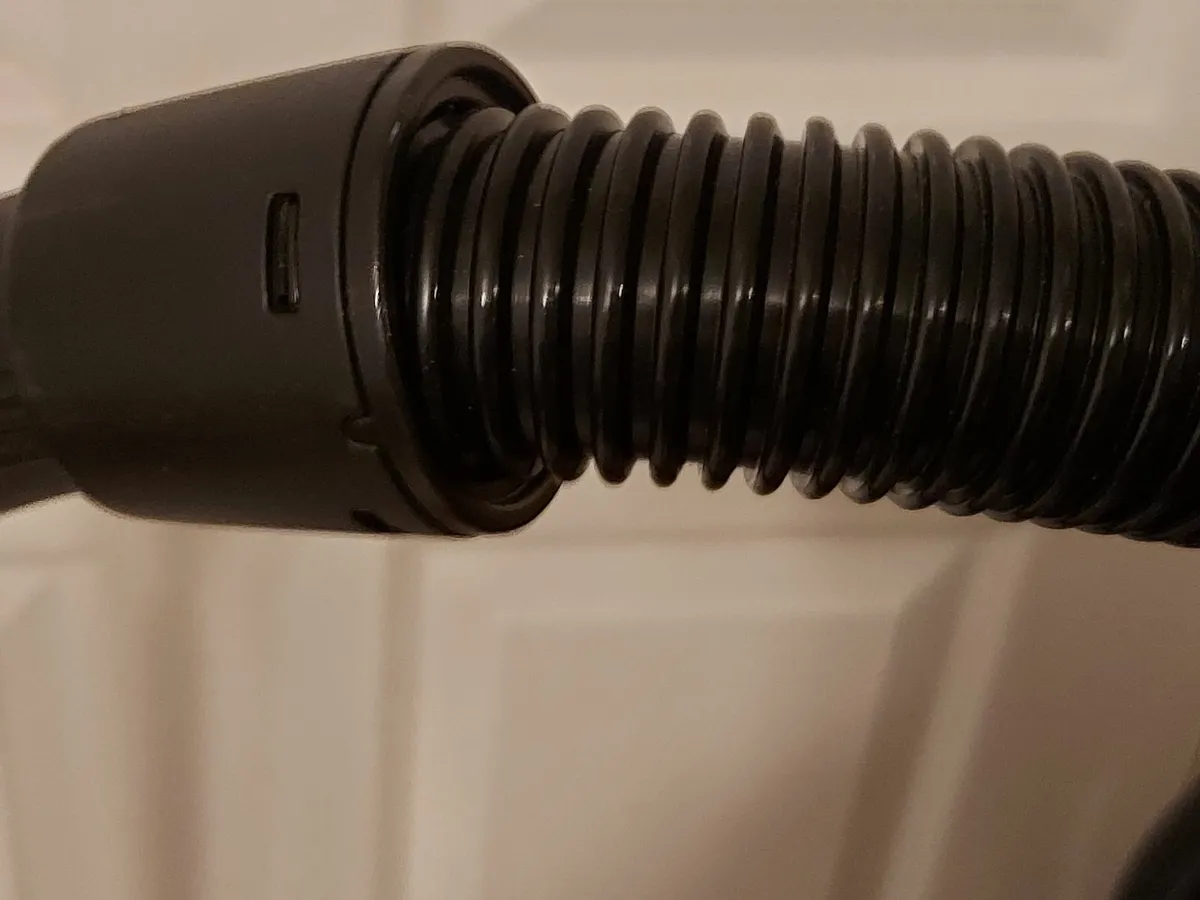 SONA Vacuum Cleaner, Great Suction - Image 4