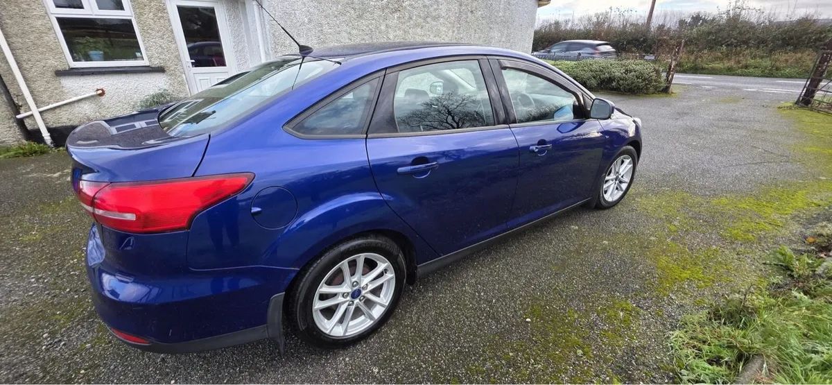 2015 ford focus - Image 4