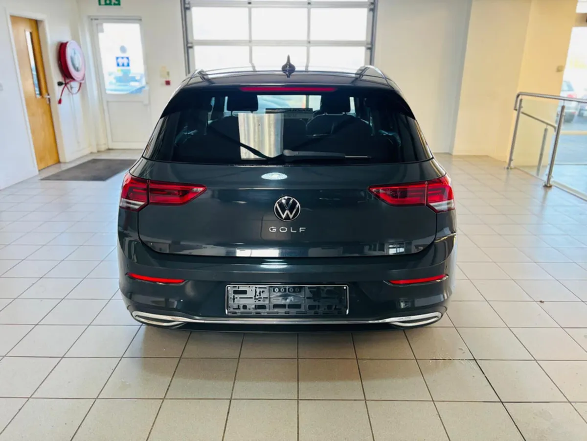 Volkswagen Golf STYLE 2.0 TDI 115HP 5DR - Image 3