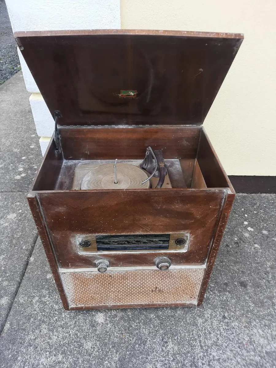 Antique radio - Image 1