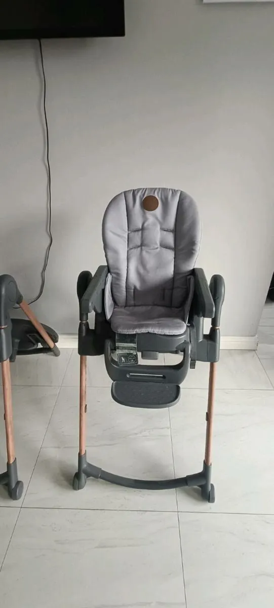 Maxi cosi high chairs x 2 €30 each or 2 for €50 - Image 2