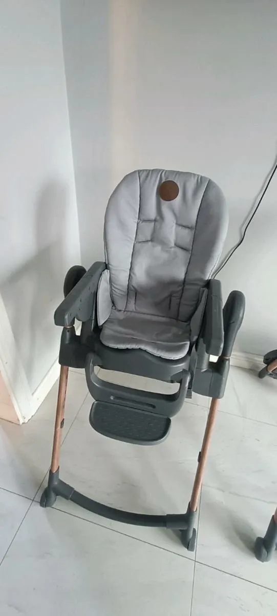 Maxi cosi high chairs x 2 €30 each or 2 for €50 - Image 3