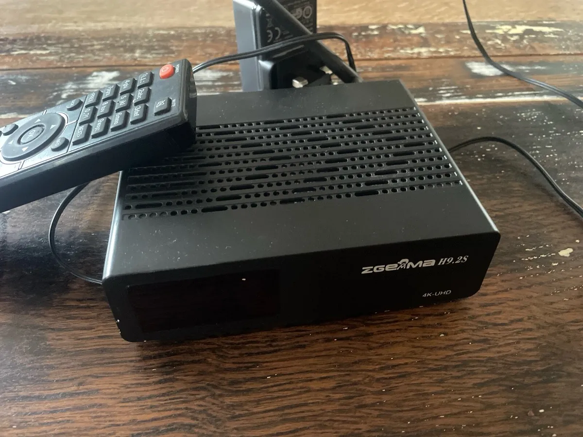 Tv box - Image 1