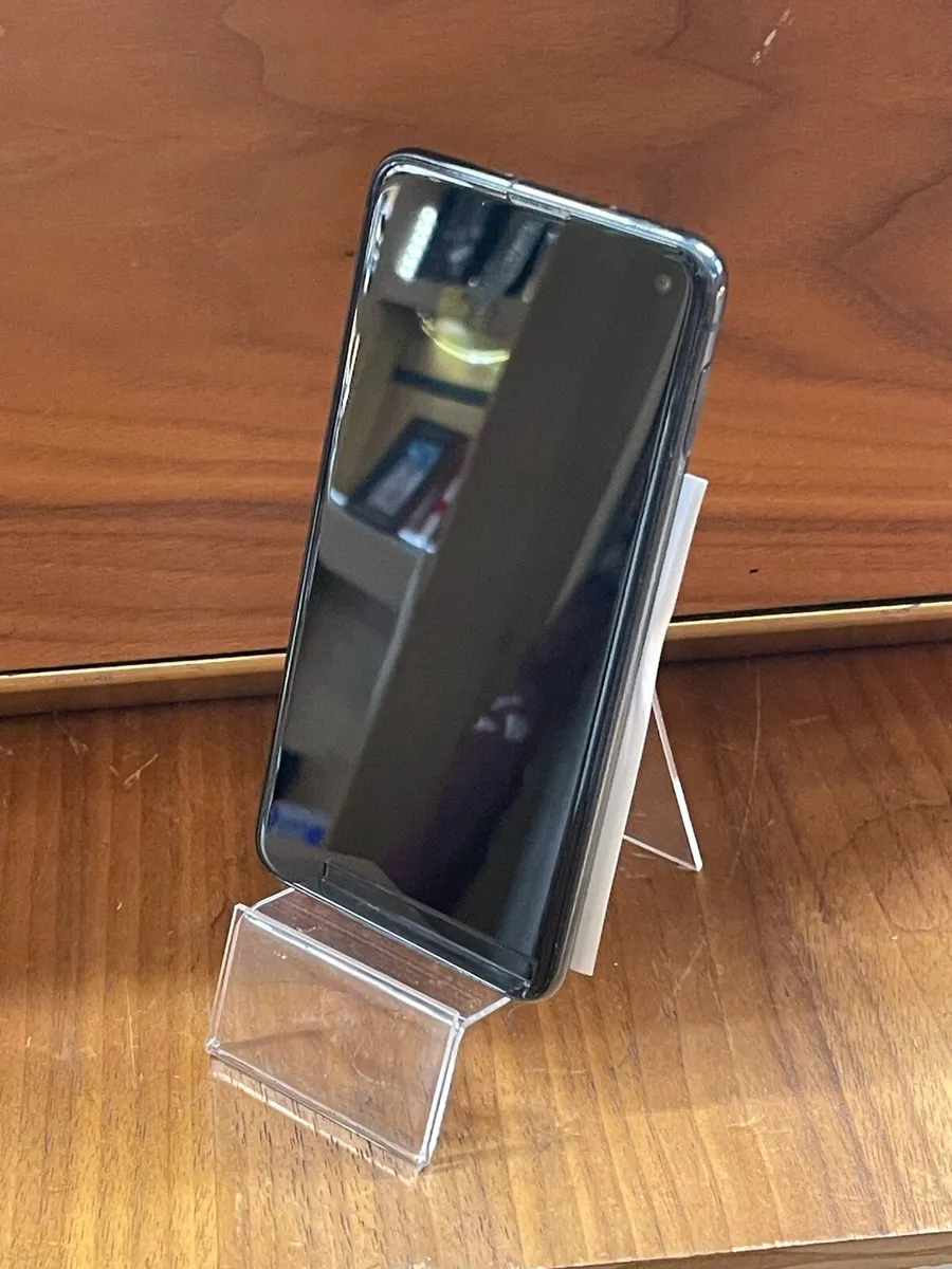 Samsung S10E - Image 1