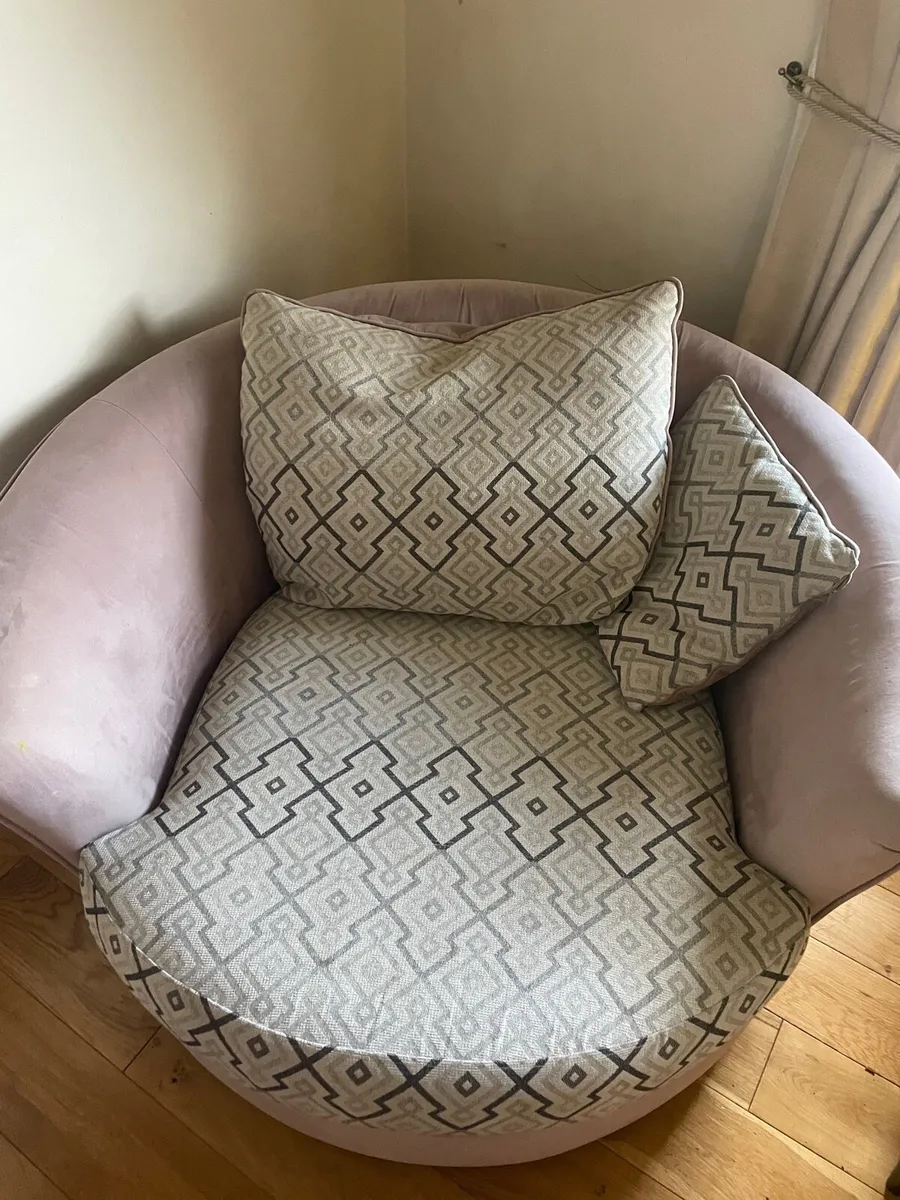 Swivel chair