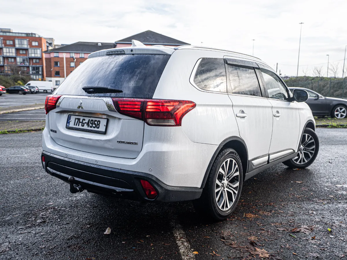 Mitsubishi Outlander 2017 4WD 7-Seater - Image 2