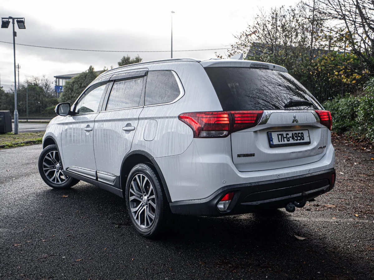 Mitsubishi Outlander 2017 4WD 7-Seater - Image 4