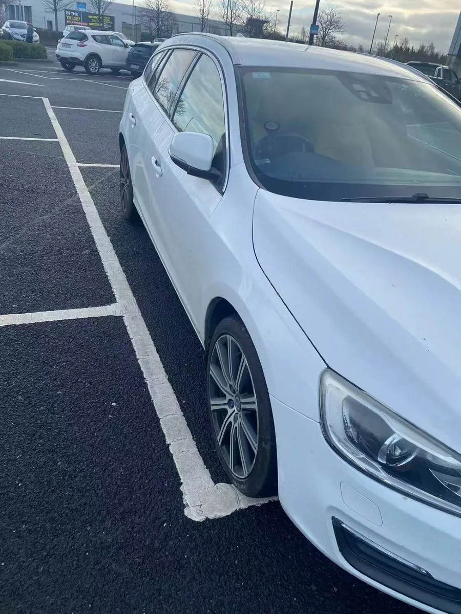 Volvo V60 2015 - Image 2